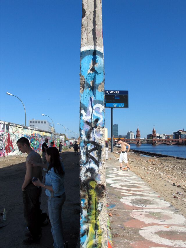 Vor und hinter der Mauer I
