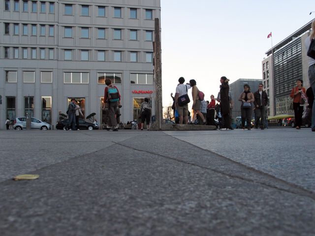 Vor und hinter der Mauer II