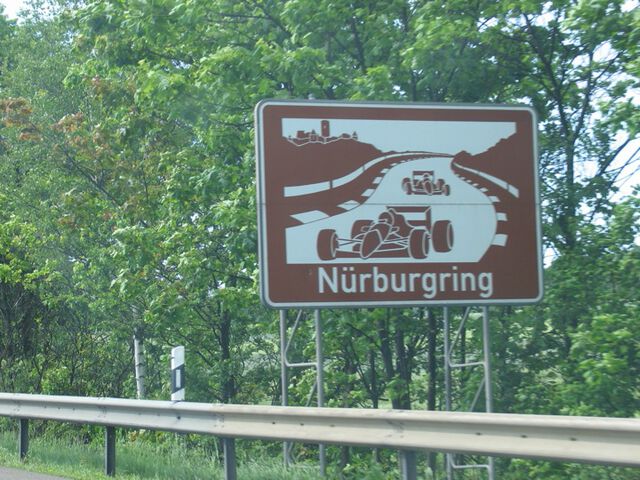 Am Nürburgring vorbei!
