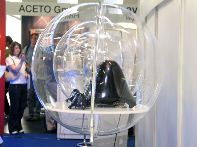 Harman/Kardon in Glaskugel