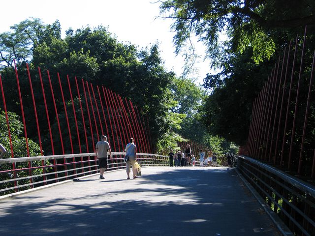 Stadtgeburtstag: Zoobrücke, verbastelt