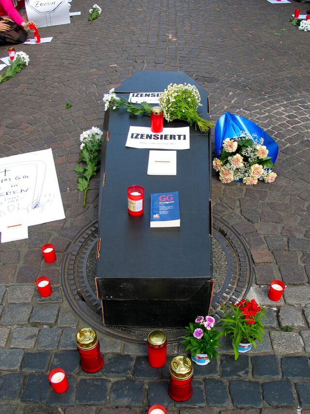 »Löschen statt Sperren« - Artikel 5 GG wird beerdigt