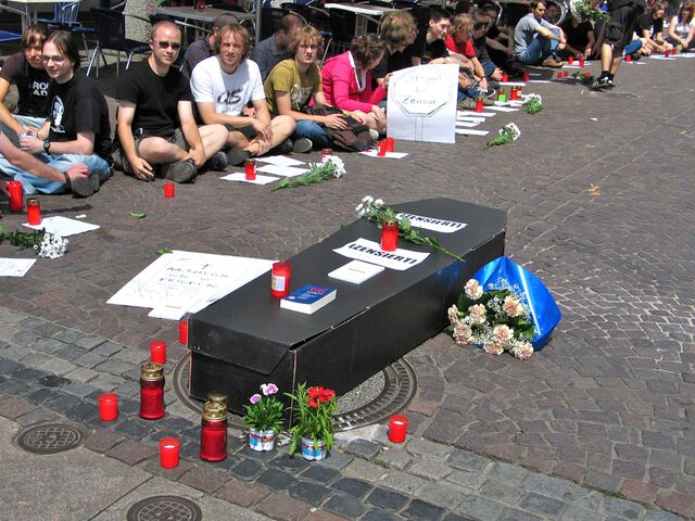 »Löschen statt Sperren« - Artikel 5 GG wird beerdigt