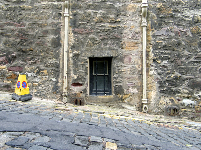 Road to castle