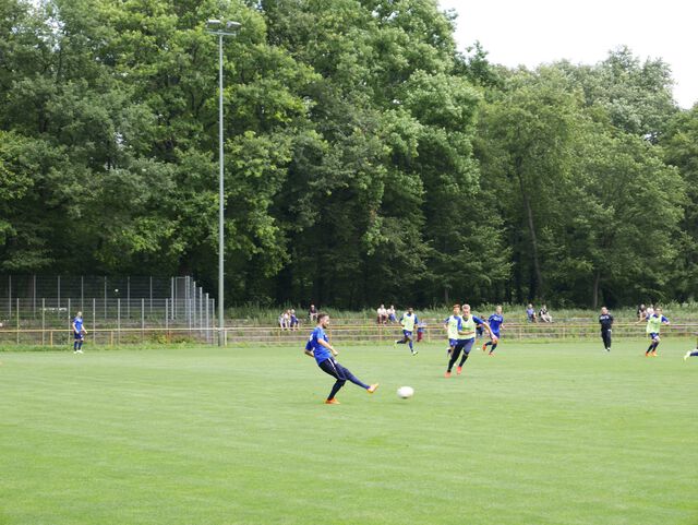 Trainingsauftakt beim KSC