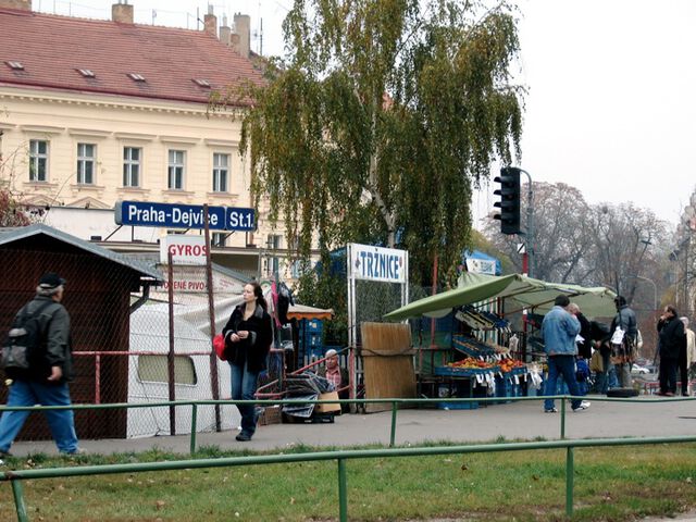 Markt in Dejvice/Market at Dejvice